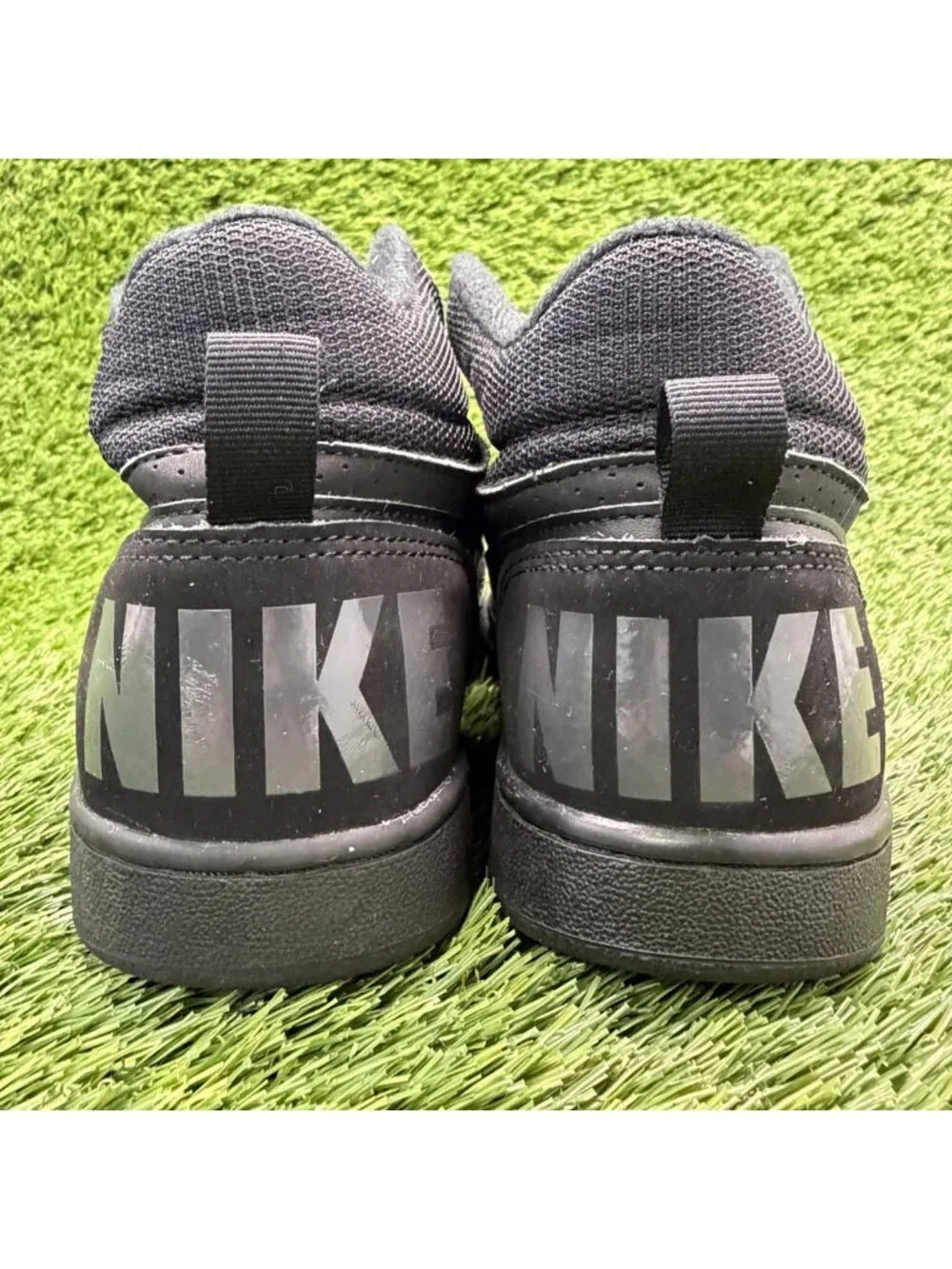 Nike Court Borough Mid GS Boys Size 5.5Y Black Athletic Lifestyle Shoes Sneakers